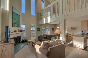 Sunny Daze at Dollar Point by Tahoe Getaways - Tahoe Classic w Open Floor Plan, Wood Fireplace, Close to Lake!